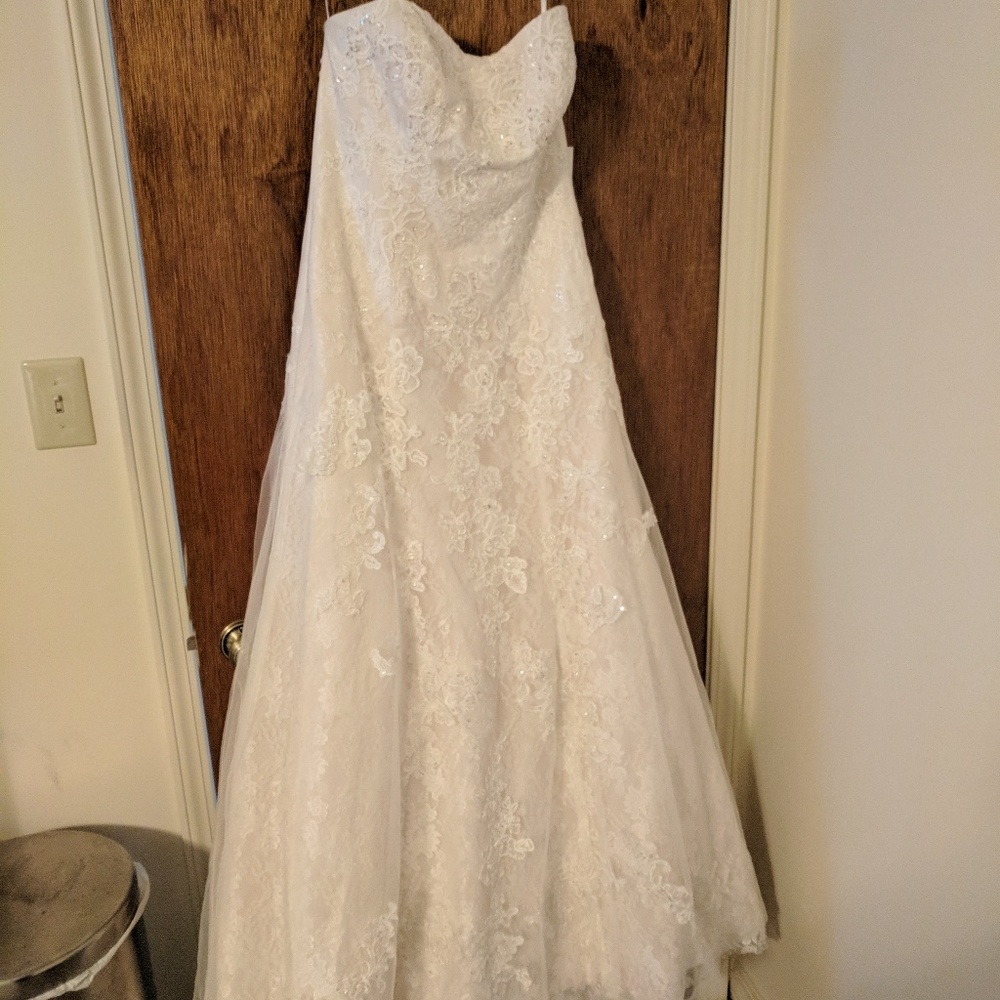 New David's Bridal wedding dress